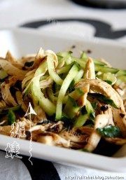 美味的鸡丝黄瓜做法图解6)