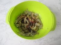 香脆空炸皮皮虾做法图解2)