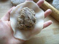 香鲜至极的绿豆冰皮月饼做法图解11)