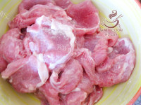 家常菜水煮肉片做法图解2)
