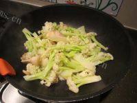 绝味的花菜炒肉片做法图解7)