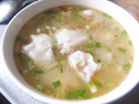 自制玉米香菇猪肉馄饨做法图解17)