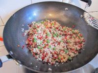 腊肠蛋炒饭做法图解8)