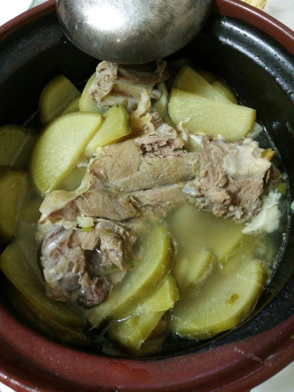 营养丰富的清炖羊肉汤