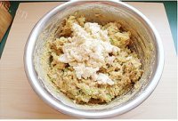 美味的萝卜丝豆腐玉米面肉饼做法图解11)