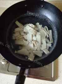 家常菜青椒豆腐皮做法图解3)