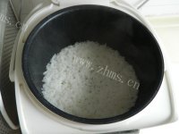 喷香的黑椒牛柳铁板饭做法图解2)