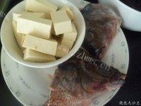 简单易做的鱼头炖豆腐做法图解2)