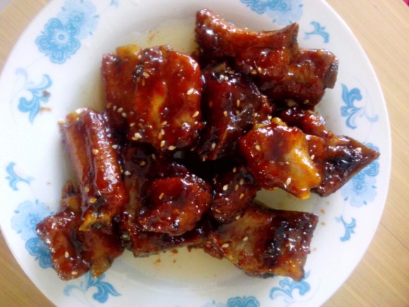 色泽鲜亮的糖醋排骨