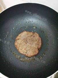 美味的黑椒汁牛扒做法图解7)