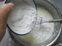 自己做的豆沙冰皮月饼做法图解6)