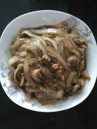 营养丰富的洋葱炒肉做法图解1)