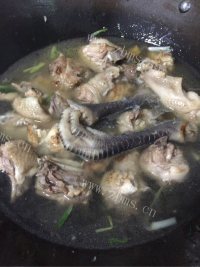百吃不厌的栗子烧鸡做法图解7)