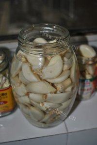 「美味可口」腊八蒜做法图解6)