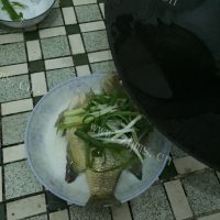 美味的清蒸太阳鱼做法图解5)