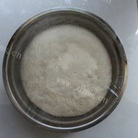 香气浓郁的韭菜鸡蛋包子做法图解3)