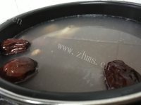 美味的花生煲猪手做法图解2)