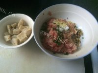 美味的香菇肉末生煎包子做法图解5)