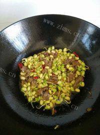 家常菜黄豆芽炒肉做法图解6)