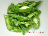 家常菜土豆片炒西红柿做法图解3)