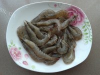 好吃的韭菜爆鲜虾做法图解2)