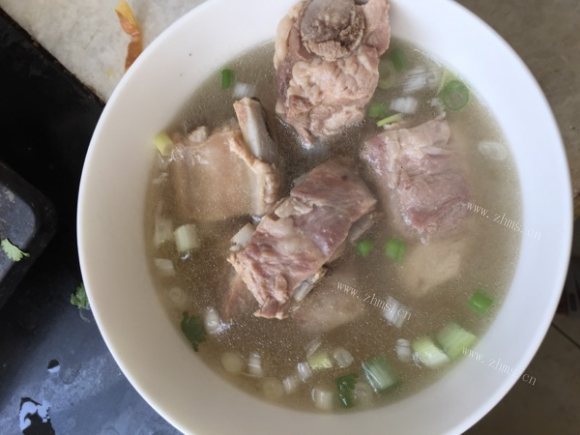 滋补的清炖排骨