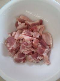 家常菜花菜炒肉片做法图解1)