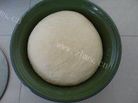 有特色的豆沙面包做法图解5)