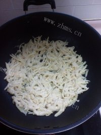 可口的土豆饼做法图解7)