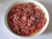 外婆做的秋葵炒牛肉做法图解3)