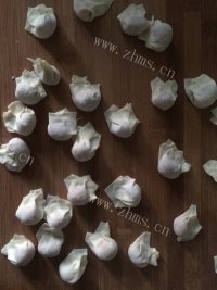香气浓郁的鲜肉小馄饨做法图解6)
