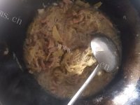 可口的酸菜炖粉条做法图解9)