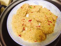 好吃的麻辣粉蒸鸡翅做法图解4)