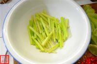 美美厨房之水煮牛肉做法图解5)