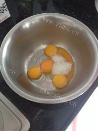 珍馐美味的原味戚风蛋糕做法图解2)