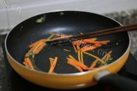 美味的三丝炒面做法图解7)