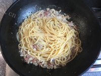 美味的蘑菇培根意面做法图解10)