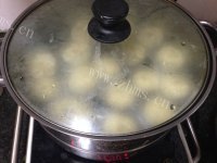 美味的猪肉生菜小笼包做法图解9)