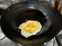 健康美食蛋炒饭的做法图解三