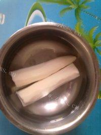 滋补的排骨炖山药做法图解3)