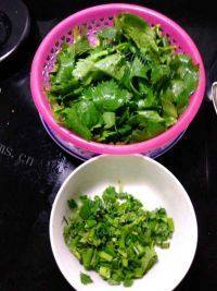 自己做的芹菜叶煎饼做法图解1)
