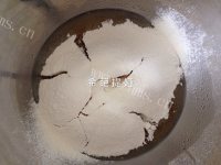 美味的多口味广式月饼做法图解2)