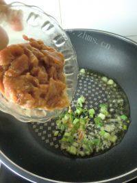 家常菜木耳小炒肉做法图解3)