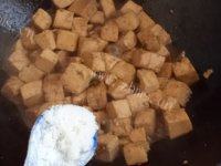 色泽不错的小炒豆腐做法图解7)