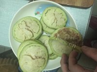咸甜适中的炸茄盒做法图解4)