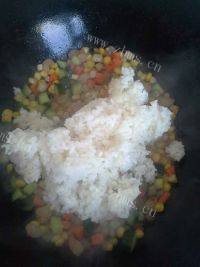 很有食欲的什锦炒饭做法图解6)