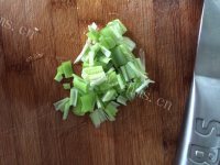 喷香的苦瓜煎蛋做法图解2)
