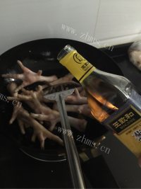 美味的香辣鸡爪做法图解6)