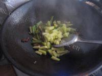 家常菜芹菜土豆条做法图解7)