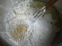 质嫩爽口的香葱苏打饼干做法图解2)